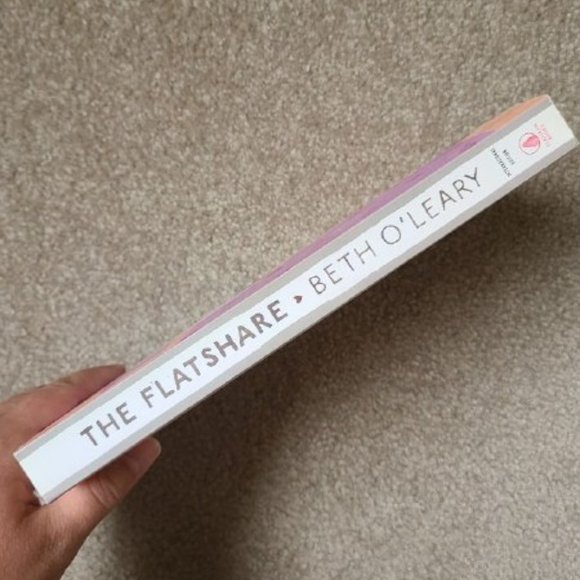 4/$20 The Flatshare: A Novel by Beth O'Leary - Paperback - Picture 4 of 6